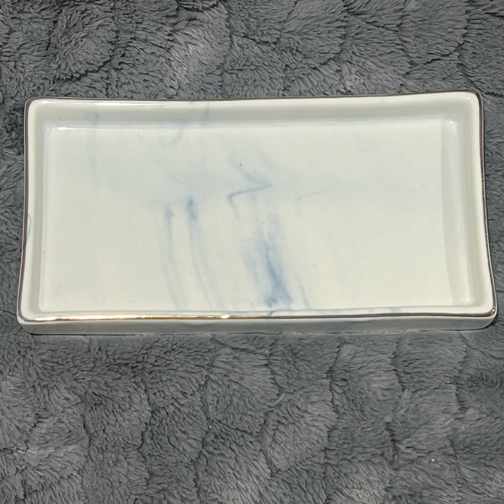 BenevolenceLA - Marble jewelry tray with gold trim. NWT